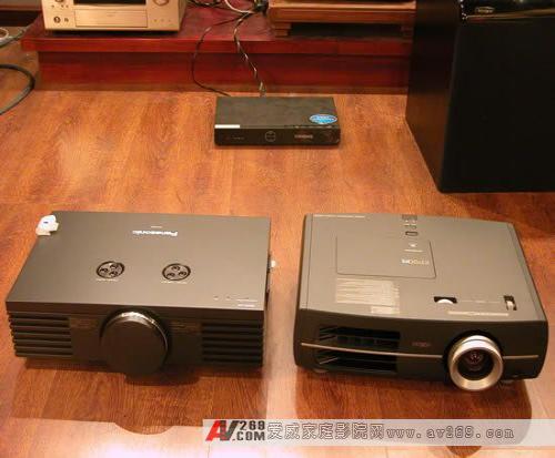 ������TW4500�c����AE4000�ĸ߶ˌ��Q