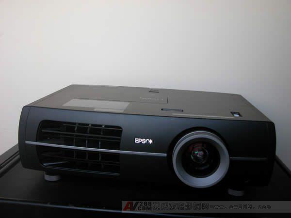 ������������ŞͶӰ�CTW4500���ƃ��fԪ���P