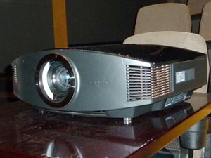 �������_3DͶӰ�C�l(f��)��֮VW90ES���w�