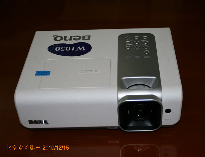 ����W1050�fԪ�������ͶӰ�C�½�