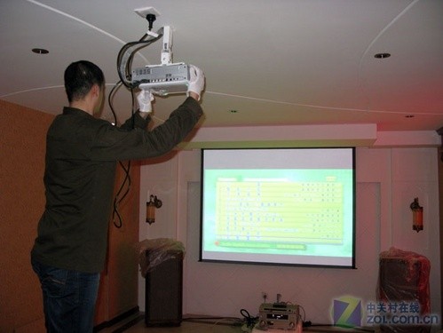 �e��߀�ǹ��� ���ͶӰ�Cզ�b���m�� 