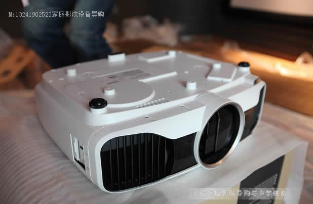 ������TW8000ͶӰ�C����չʾ�c��B