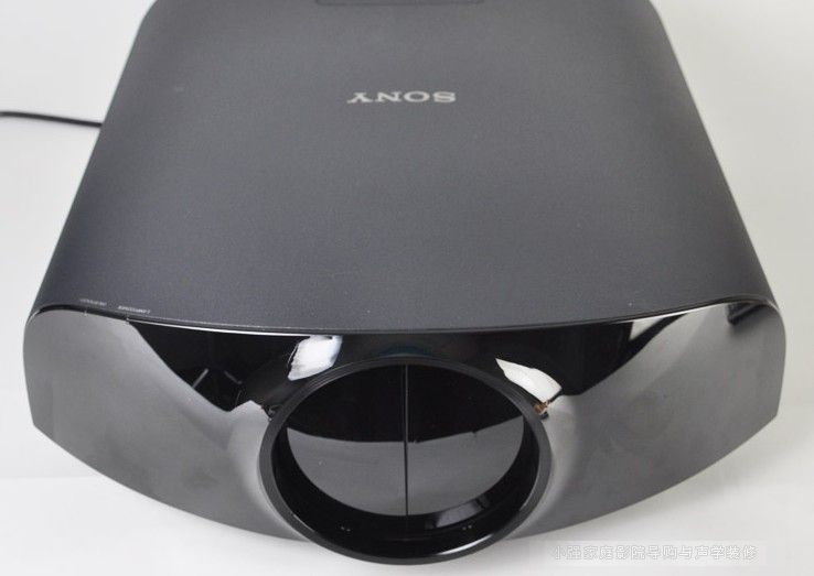 3�³��l�� ����4KͶӰ�CVW1000ES����