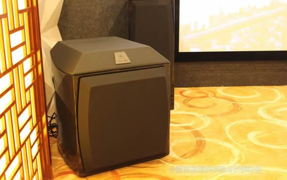 ��ͥӰԺ���b JBL Array1500������