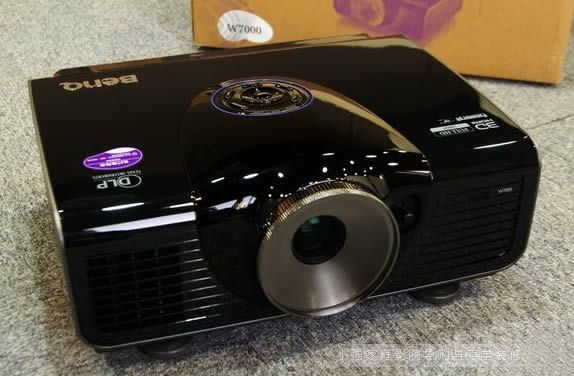 ����DLP����ͶӰ�C ����W7000ͶӰ�C���u