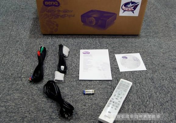 ����W7000ͶӰ�C���