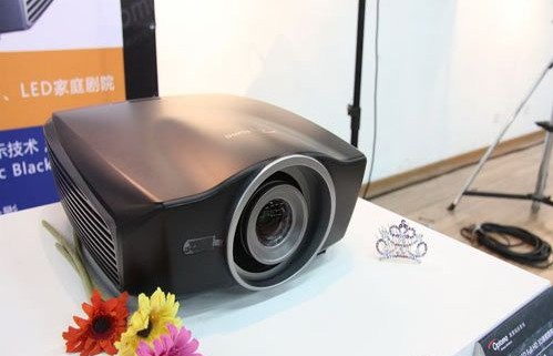 �W�D�a������ŞHD90ͶӰ�C�l��