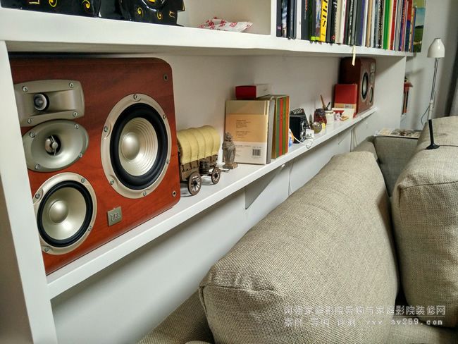 �tɫ��JBL L820�h�@����