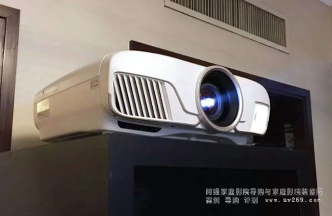 ��Ʒ4K������ͶӰ�CTW8300Խ��Խ����