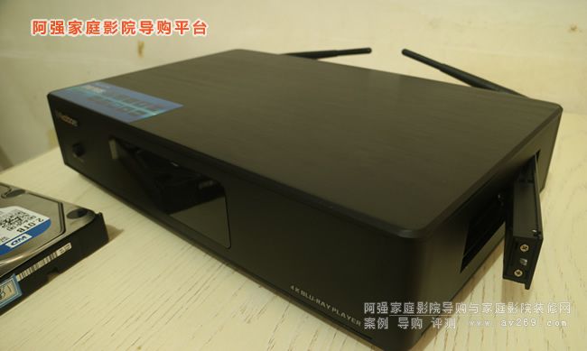 �_����Q10 Plus