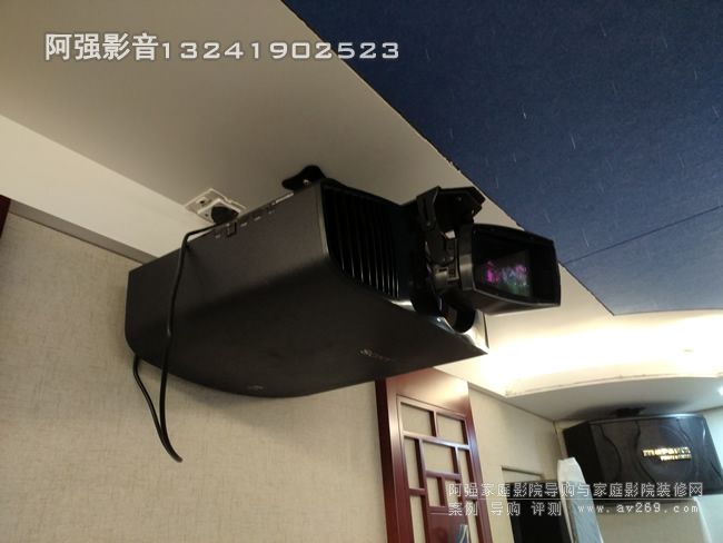 ����VW558ͶӰ�C������Ħ׃���R�^