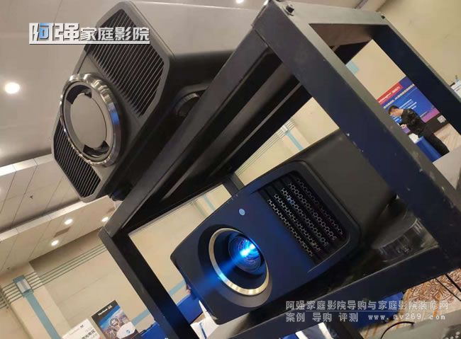 JVC��Ş����˹��Z1C ԭ��4K��ƷN6BC�ӑB��ʾ