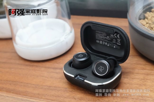 �r����o���{�����C B&O Beopaly E8 2.0 �u�yԇ��