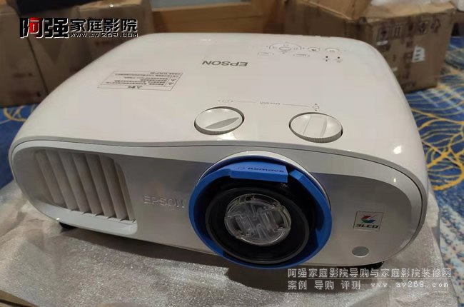 ������TW7000 4KͶӰ�C�u�y