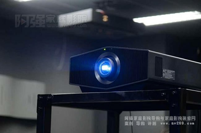 ����ԭ��4K����ͶӰ�C(j��)VPL-XW7000�b�p��ý�wҊ(ji��n)���(hu��)�ɹ��e�k