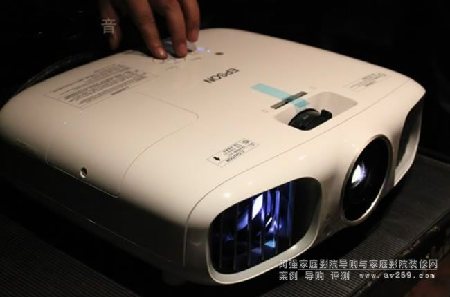 ����������EPSON3020����3DͶӰ�C�u�y