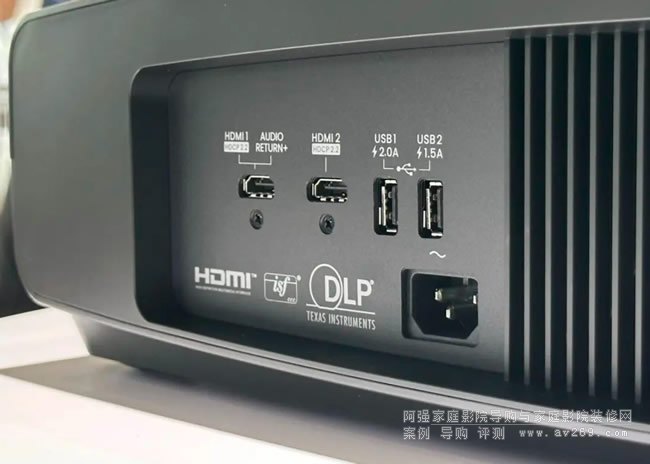 W4000 4K HDRɫ��ͶӰ�C