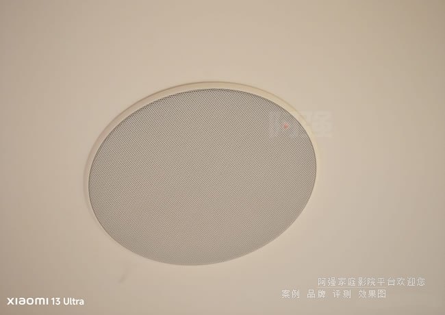 B&W ���A�f��CCM663�������