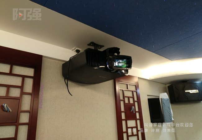 ����ͶӰ�C�c����Ħ׃���R�^